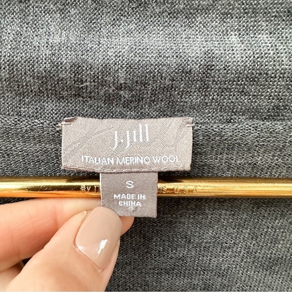 J. Jill Gray Italian Merino Wool Cardigan - Picture 3 of 9